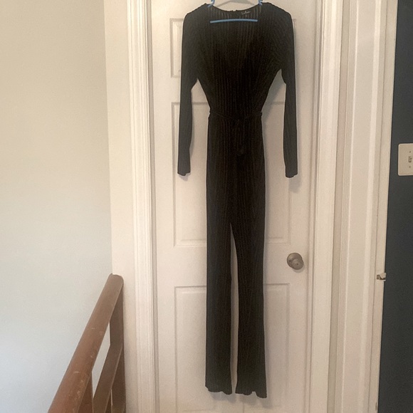 Lulus Striking a Pose Black Velvet long sleeve jumpsuit Size: S - Picture 2 of 3